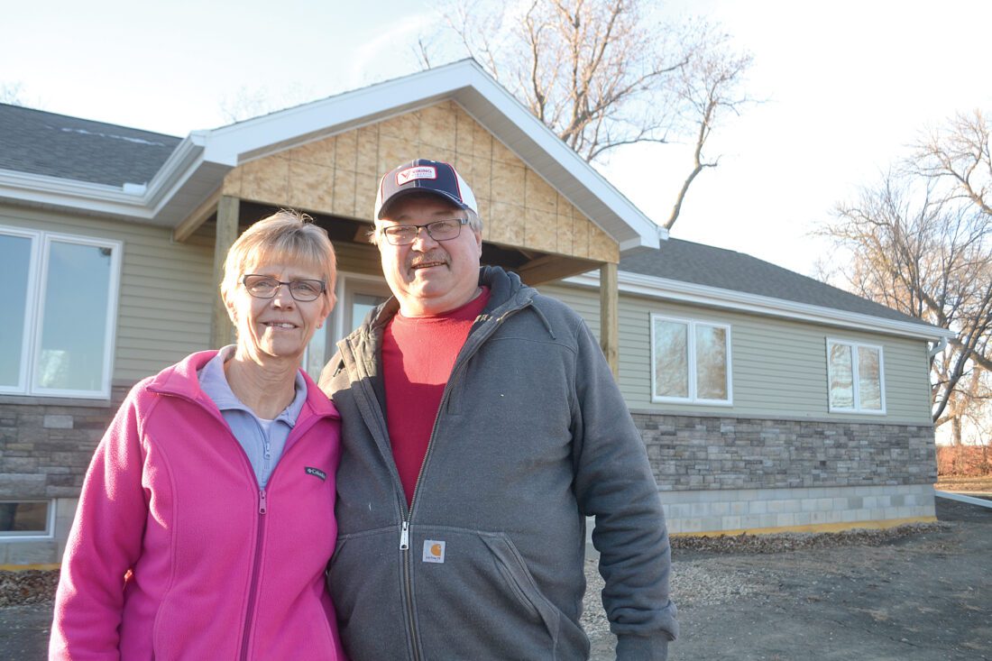 W'bago community rallies around Howes | News, Sports, Jobs - Faribault County Register - Vimarsana News